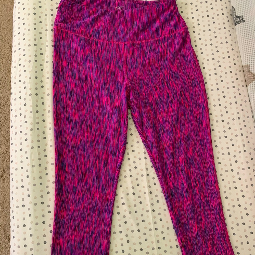 VOGO Athletica High Rise Performance Capri workout leggings